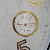 نمای نزدیک موتور دوم ساعت دیواری سیلور-طوسی 70 سانتیمتری