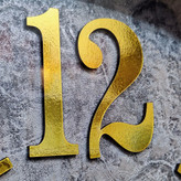 نمای نزدیک ساعت دیواری سیکو چوبی 60 سانتیمتری