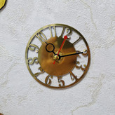 نمای نزدیک ساعت دیواری سیکو قهوهای 70 سانتیمتری