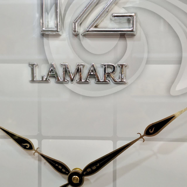 نمای نزدیک ساعت دیواری سه موتوره طوسی-سفید 60 سانتیمتری