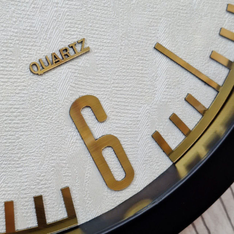 نمای نزدیک ساعت دیواری سیتیزن مشکی 35 سانتیمتری