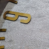 نمای نزدیک ساعت دیواری سیتیزن طوسی 35 سانتیمتری