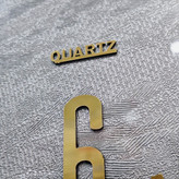 نمای نزدیک ساعت دیواری سیتیزن طوسی 35 سانتیمتری