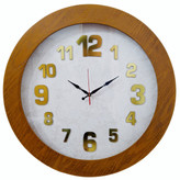 ساعت دیواری چوبی کرم قهوهای با اعداد طلایی