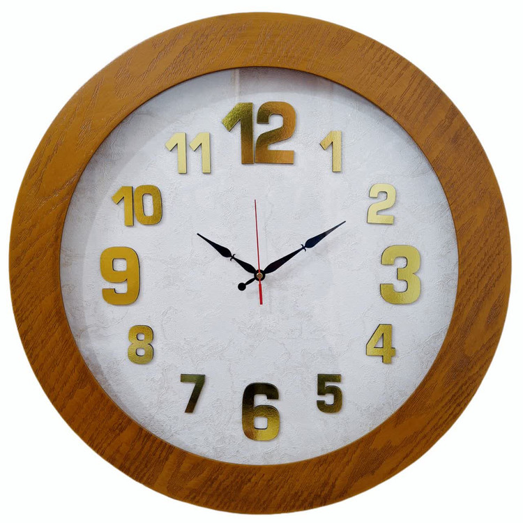 ساعت دیواری چوبی کرم قهوهای با اعداد طلایی