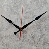 نمای نزدیک ساعت دیواری سیکو چوبی 60 سانتیمتری