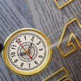 نمای نزدیک ساعت دیواری هیرو طوسی 70 سانتیمتری