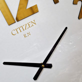 ساعت دیواری سفید در دکوراسیون پذیرایی