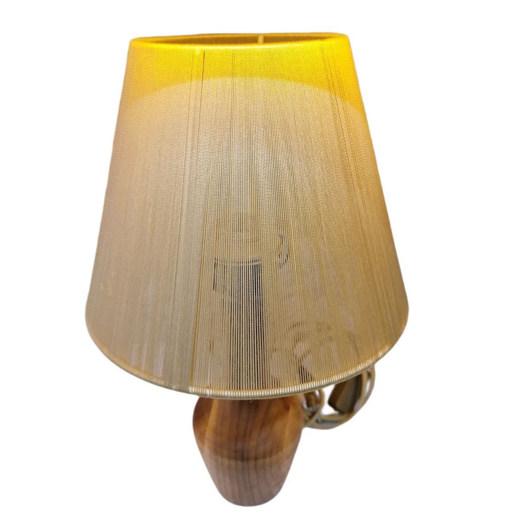 آباژور چوبی با شید نخی در دکور شیک منزل