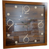 ساعت دیواری مربع چوبی با طراحی فانتزی اعداد در رنگ قهوهای کلاسیک