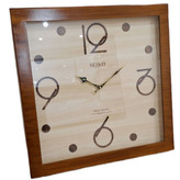 ساعت دیواری مربعی چوبی ۶۰ سانتیمتری کرم قهوهای با طراحی کلاسیک مدل 482092