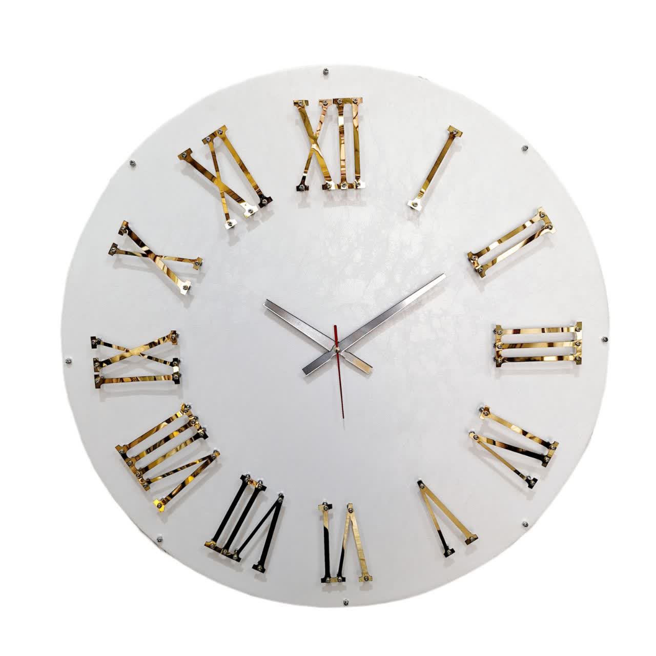 ساعت دیواری چرمی سفید مربع شکل ۶۰ سانتیمتری با طراحی مدرن