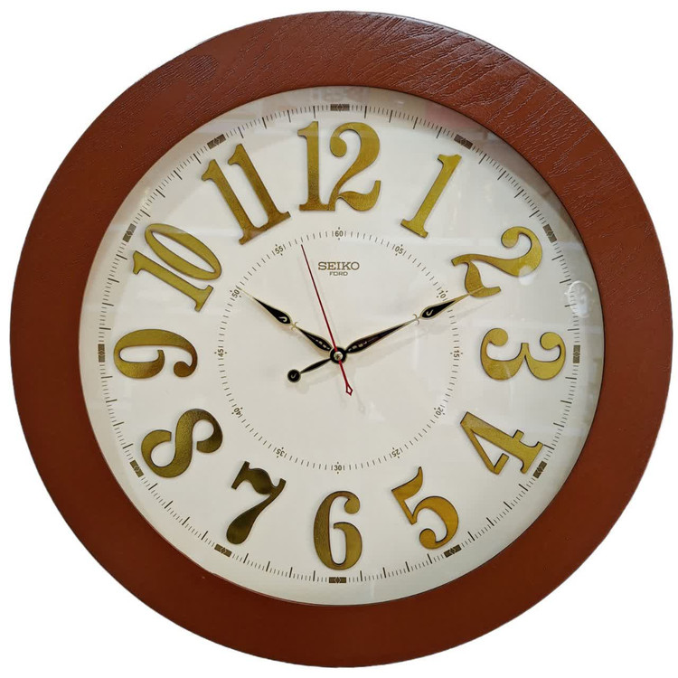 ساعت دیواری قهوهای 60 سانتیمتری چوبی با صفحه کرم و اعداد انگلیسی پلکسی طلایی