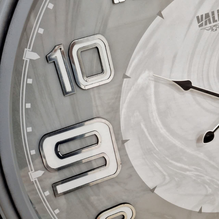 ساعت دیواری والرین طوسی 70 سانتیمتری طرح ابروباد از نمای نزدیک تری