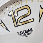 ساعت دیواری والرین سفید 70 سانتیمتری از نمای نزدیک بالا