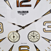 ساعت دیواری والرین سفید 70 سانتیمتری از نمای نزدیک