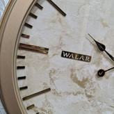 ساعت دیواری والار بژ طلایی 60 سانتیمتری از نمای نزدیک تر