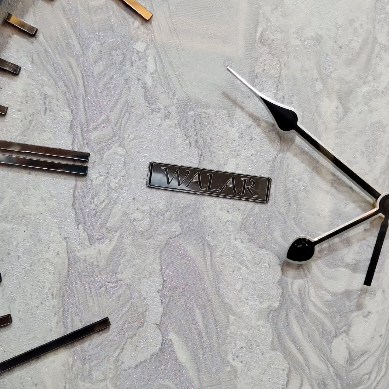 ساعت دیواری والار طوسی 60 سانتی‌متر از نمای نزدیک