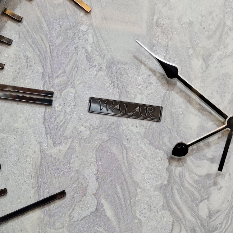 ساعت دیواری والار طوسی 60 سانتیمتر از نمای نزدیک