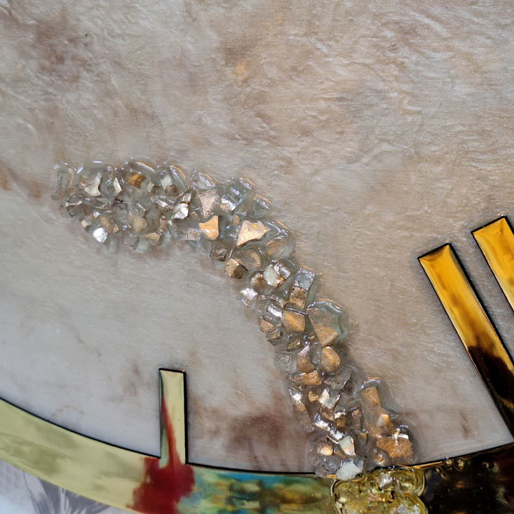 ساعت دیواری رزینی بژ طلایی سایز ۶۰ از نمای پایین