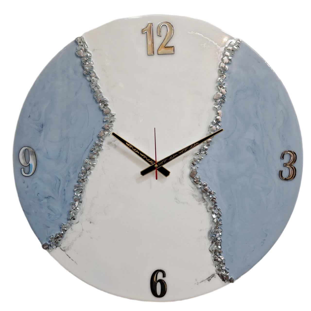 ساعت دیواری رزینی سفید آبی سایز 60 با اعداد اصلی برجسته و بدنه رزینی براق