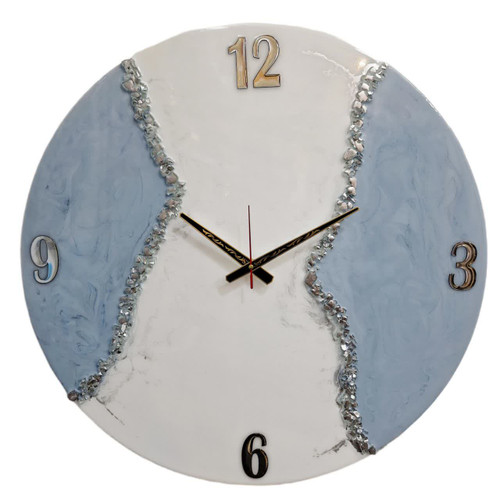 ساعت دیواری رزینی سفید آبی سایز 60 با اعداد اصلی برجسته و بدنه رزینی براق