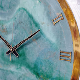 ساعت دیواری رزینی سبز سایز 50 از نمای دیگر