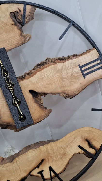 ساعت دیواری روستیک سایز ۷۵ با فریم فلزی از نمای دیگر