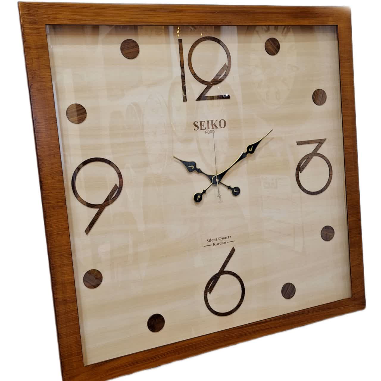 ساعت دیواری مربع چوبی قهوهای داخل کرم 70 سانتی با اعداد فانتزی