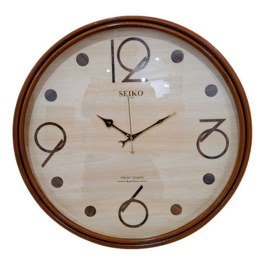 ساعت دیواری گرد ۶۰ سانتی چوبی قهوهای داخل کرم با اعداد فانتزی