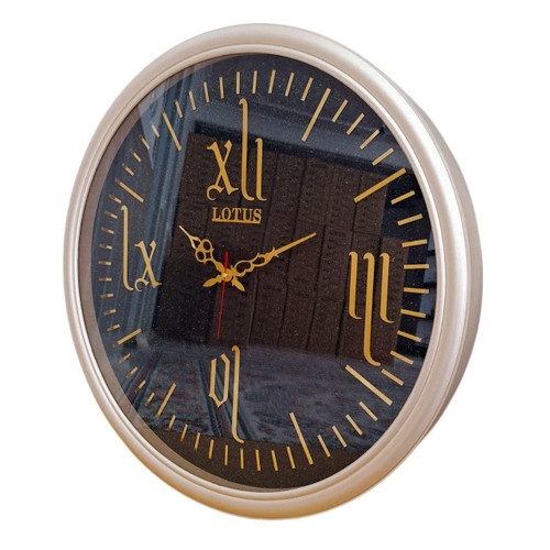 ساعت دیواری گرد ۶۵ سانتی لوتوس فایبر بژ طلایی داخل مشکی با اعداد پلکسی رومی طلایی