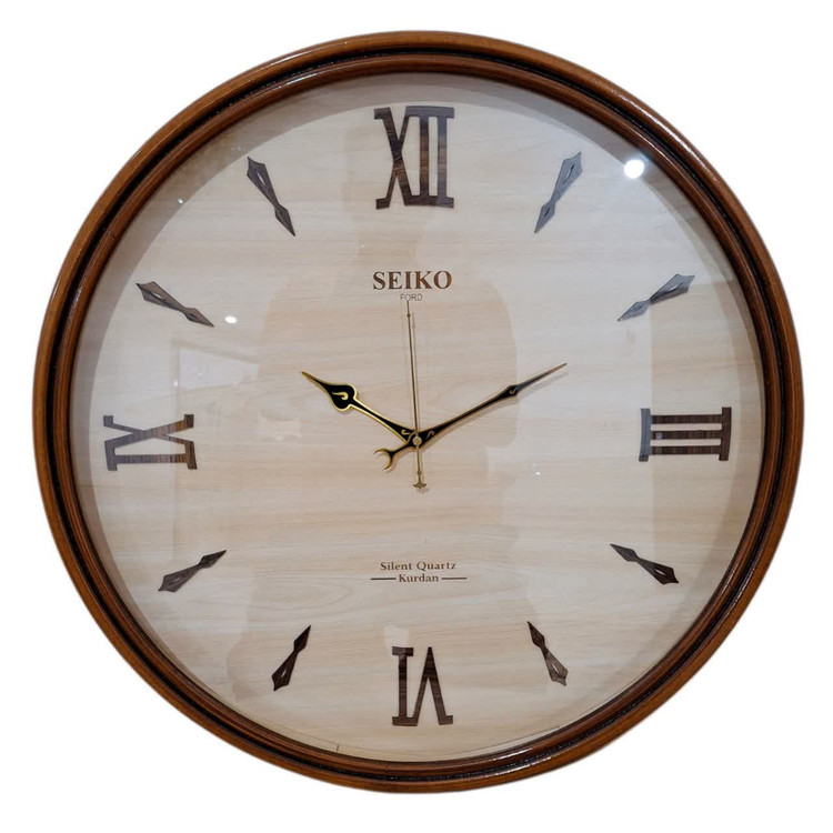 ساعت دیواری گرد ۶۰ سانتی چوبی کرم قهوه ای با اعداد سلطنتی رومی