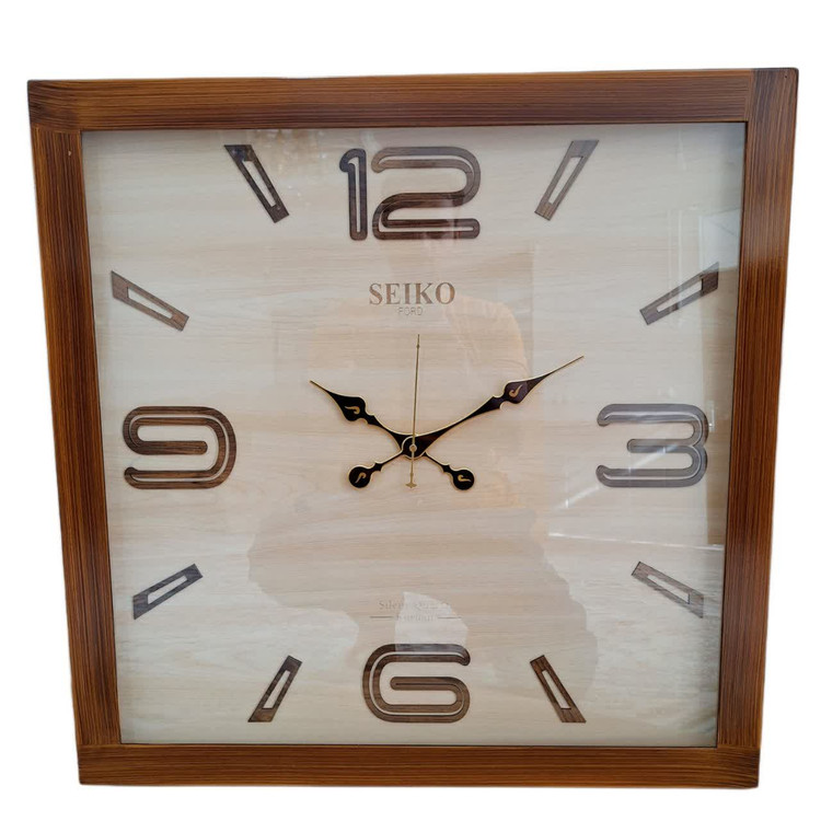 ساعت دیواری مربع ۷۰ سانتی چوبی قهوهای داخل کرم با اعداد فانتزی مینیمال